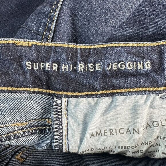 American Eagle SUPER HI RISE JEGGING Womens Sz 4 Blue Jeans Denim Pants 26x28.5 - Picture 8 of 10